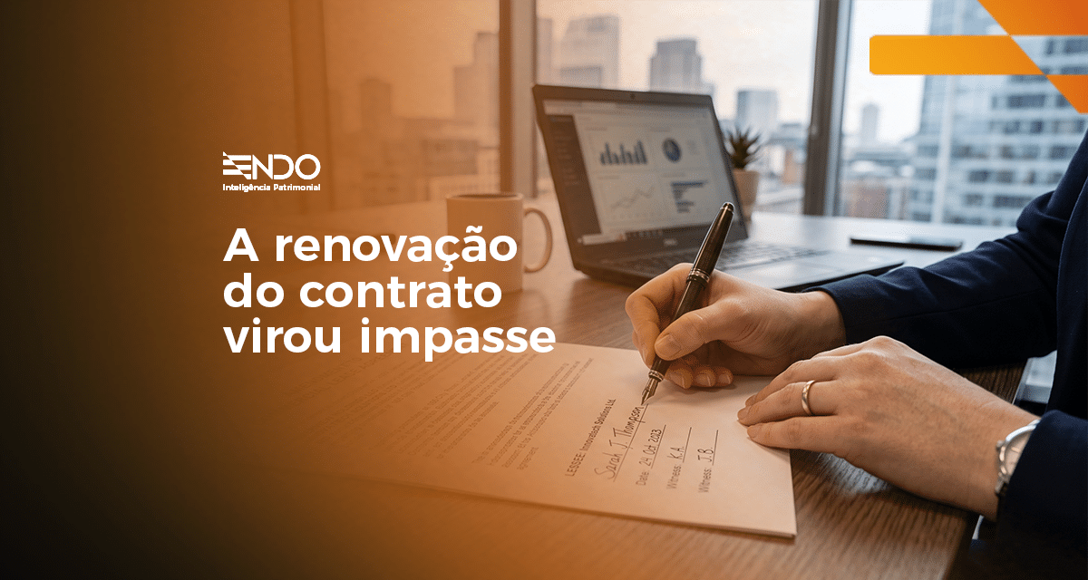 Proprietário negociando a renovação de um contrato de locação comercial